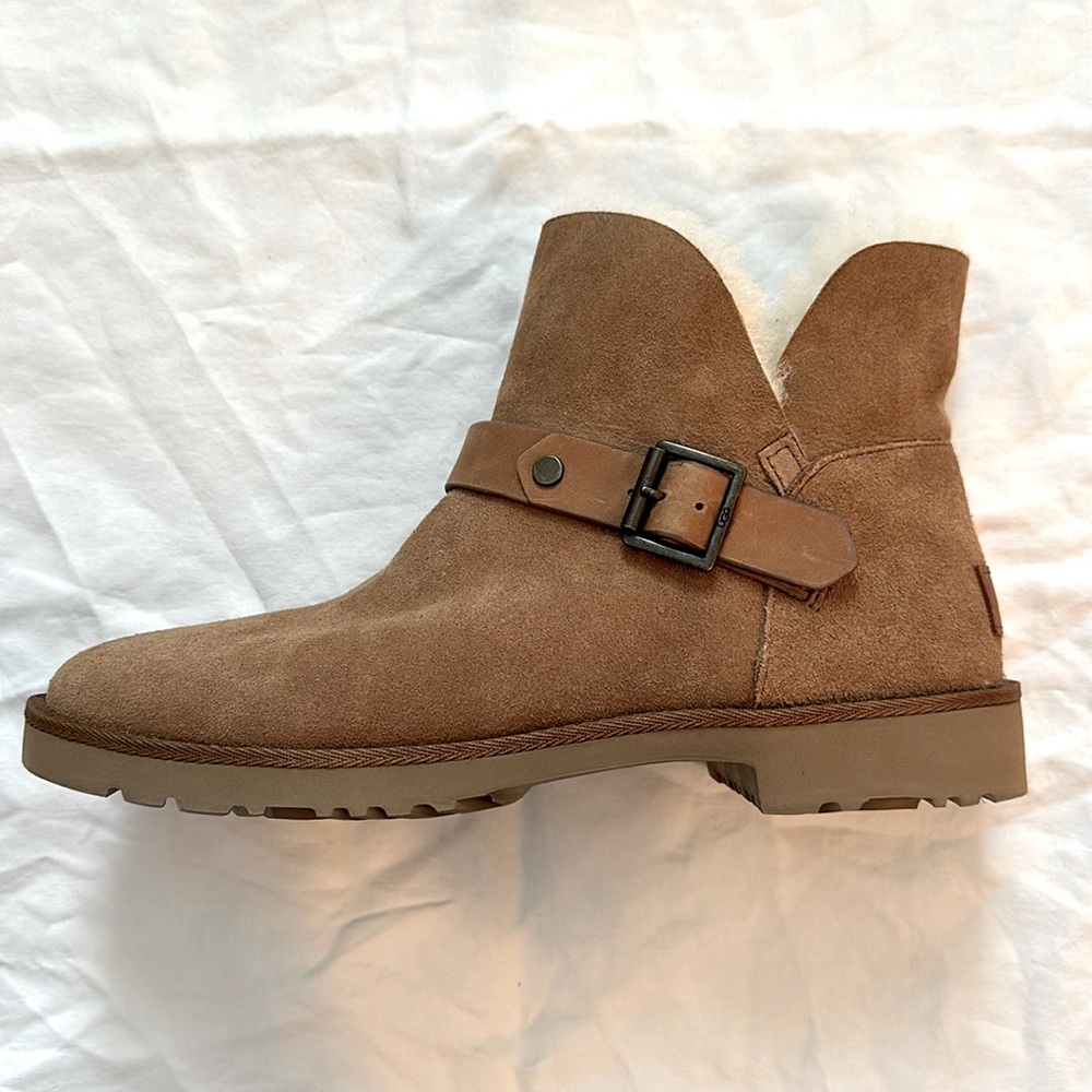 UGG boots size 7, brand new!